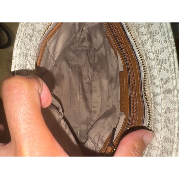 Michael Kors Jet Set Crossbody MK Logo Canvas Tan Leather Zip w/ Dust Bag - Picture 4 of 15